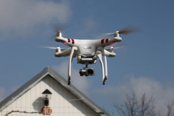 drone-1859185_1920 drones