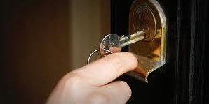 door-lock-479963_536236193072455_1580795261_n